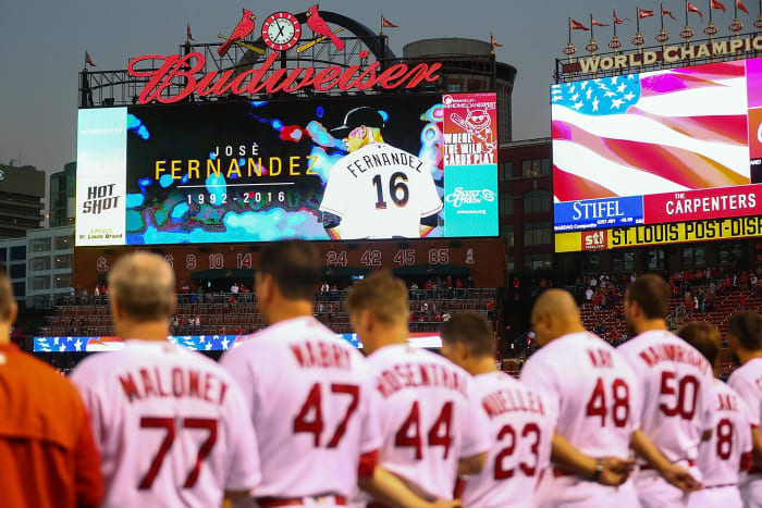 2016-0926-St-Louis-Cardinals-Jose-Fernandez-tribute.jpg